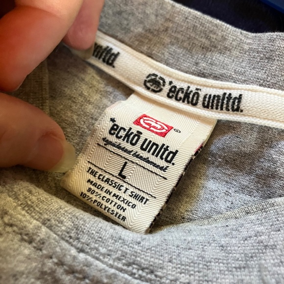 Ecko Unlimited Graffiti Tee in Large - Picture 6 of 9